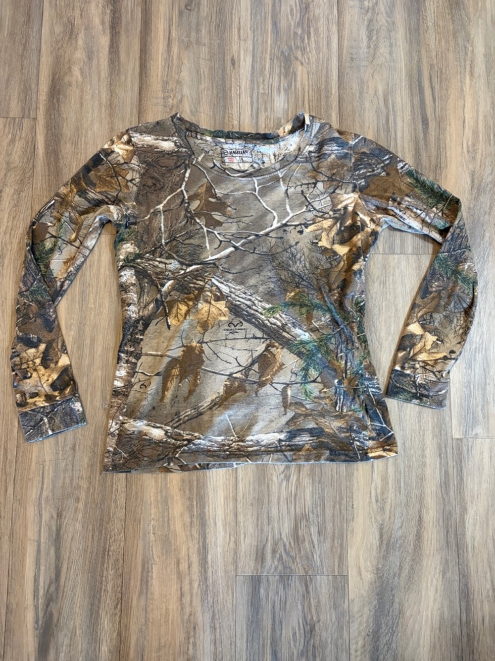 Magellan Outdoors Camo Long Sleeve Shirt – Women’s Large